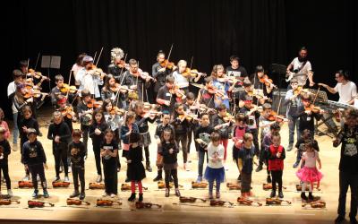 Mucho Rock&Roll sobre el escenario con todos nuestros alumnos de violín